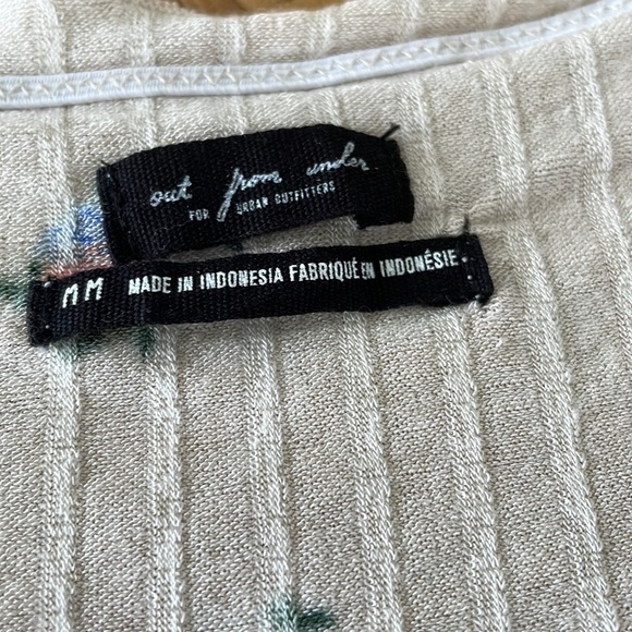 Urban Outfitters Crop Top - Picture 2 of 3